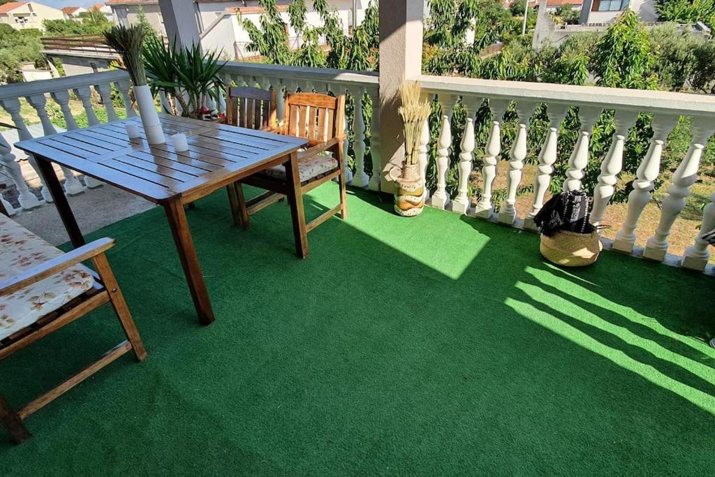 Three Bedroom Apartment Between Trogir And Split Kastela Exterior photo